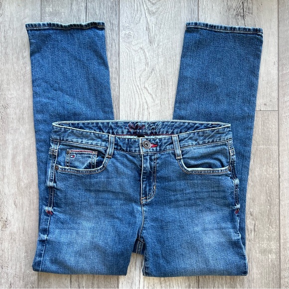 Tommy Hilfiger Medium Wash Spirit Crop Jeans | Size 8 - Picture 2 of 9